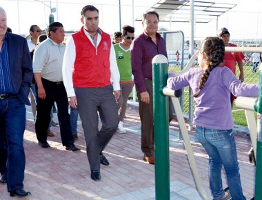 Vega Carriles entrega Obras en El Marqués