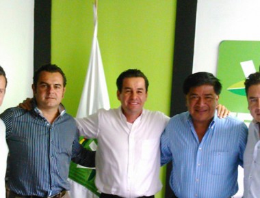 Se registran Orihuela y Jiménez para Tequisquiapan y Tolimán por el PVEM