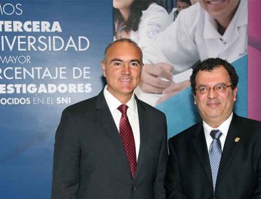 Rinde tercer informe de actividades Gilberto Herrera