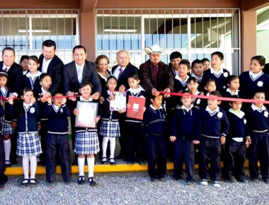 Primaria “Bicentenario de la Independencia” de SJR recibe aulas didácticas