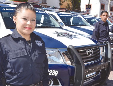 Estrenan patrullas policías de El Marqués