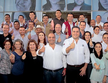 Se reúne Loyola con candidatos y precandidatos del PRI