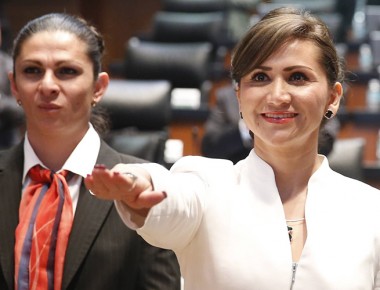 Sonia Rocha toma protesta como Senadora