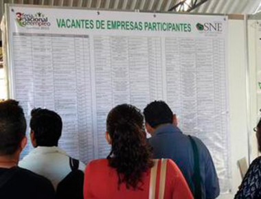 Participan más de 100 empresas en la 3er Feria Nacional de Empleo 2015