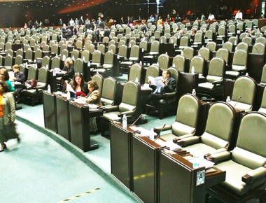 Diputados dejan mil 400 iniciativas pendientes