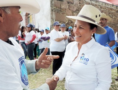 Promoveré en el Congreso más recursos para Amealco y Huimilpan: Vero Hernández