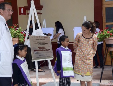 DIF Municipal y SESEQ reconocen a escuelas que promueven la salud