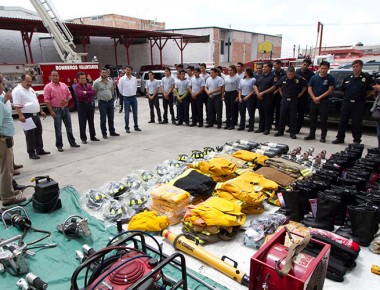 Reciben herramienta Bomberos Voluntarios de SJR