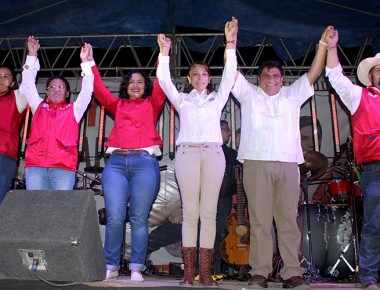 Lucy Quintanar cierra campaña en Bernal