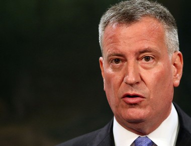 Alcalde de Nueva York evitará nuevos contratos con Trump