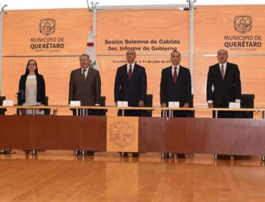 Rinde Luis Cevallos Tercer Informe de Gobierno