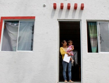 Familias de Santa Rosa Jáuregui reciben viviendas
