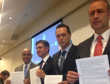 Kuri, Aguilar y Calzada firman convenio de transparencia con Coparmex