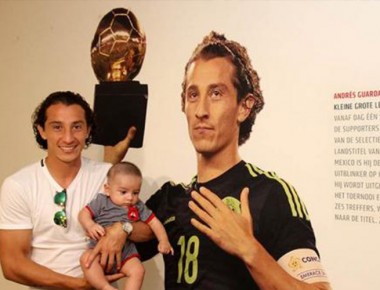 Philips Stadion inmortaliza a Andrés Guardado