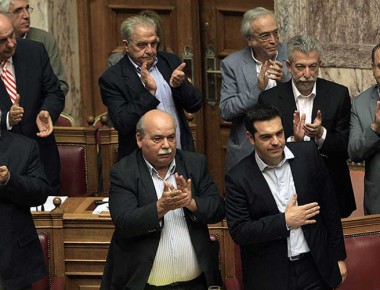 Se aprueba en Grecia propuesta de tercer rescate
