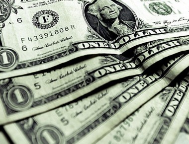 Baja de peso hace que Banxico venda 200 mdd