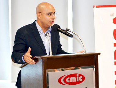 Obras municipales las desarrollarán empresas queretanas: Marcos Aguilar