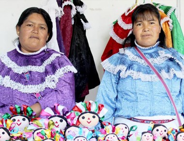 Mujeres indígenas de Amealco reciben talleres impartidos por IEEQ