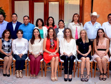 Castro se reúne con representantes de los Sistemas Municipales DIF del Estado