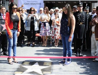 En el «Paseo de las Estrellas de Cuernavaca», develan placa de Joan Sebastian
