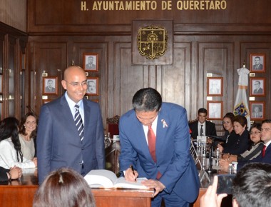 MAV recibe al Embajador de Kazajstán e inicia Internacionalización de Querétaro