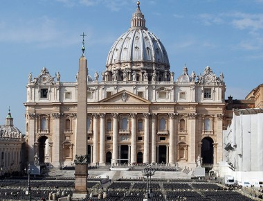 Tras robo de documentos sobre sus finanzas, El Vaticano investiga a periodistas italianos