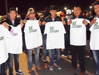 Jóvenes migrantes comparten a SEJUVE retos que enfrentan en EU