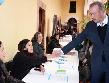 Asiste Mario Calzada a la 1ª Jornada de Empleo en El Marqués
