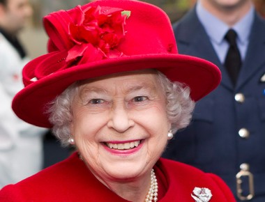 Reina Isabel celebrará 90 años; 150 libras costará el boleto para asistir al festejo