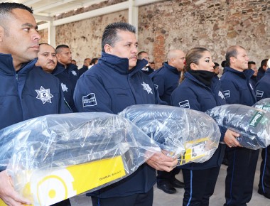 Equipan en Corregidora a elementos de SSP y Tránsito Municipal