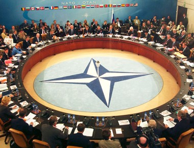 Rusia quebranta esfuerzos para encontrar una solución política al conflicto en Siria: OTAN