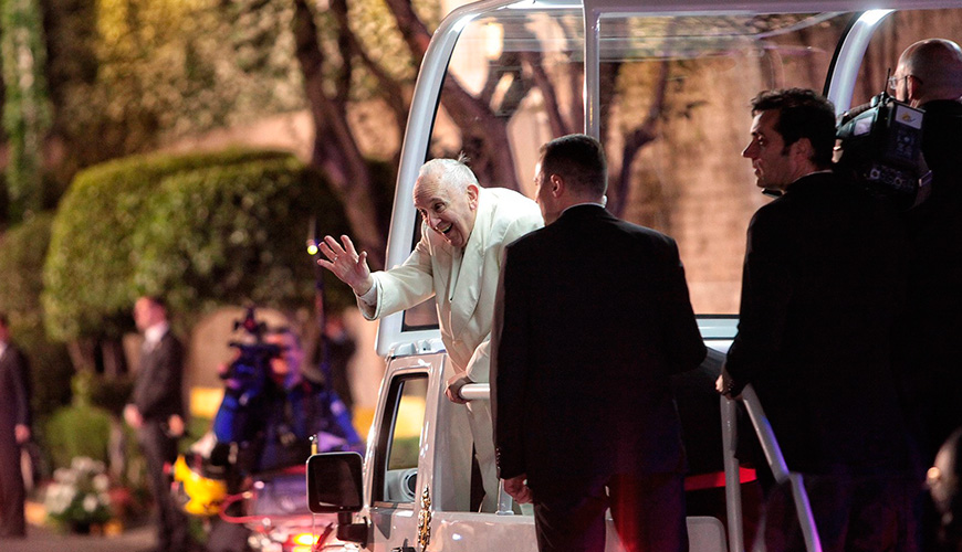 El Santo Padre se mostró emocionado saludando a todos los mexicanos durante su recorrido a bordo del papamóvil