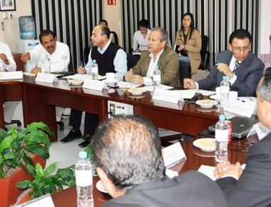 Torres Granados se reúne con Pemex, PGJ y PGR para crear estrategias y combatir robo de ductos
