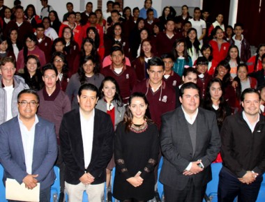 Jóvenes del COBAQ Plantel 8 reciben Taller de Orientación Vocacional