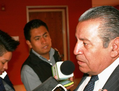Llama Botello al diálogo entre UAQ y STEUAQ