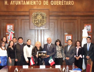 MAV recibe a la Embajadora de Austria y entrega llaves de la ciudad