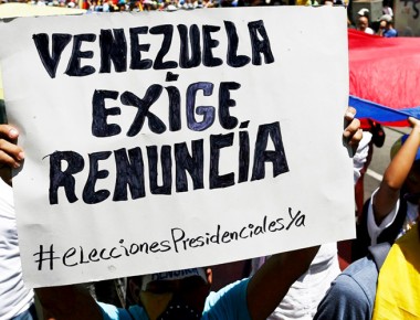 Miles de venezolanos marchan y exigen salida de Maduro