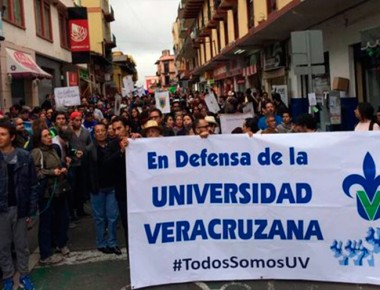 Universitarios exigen salida de Duarte