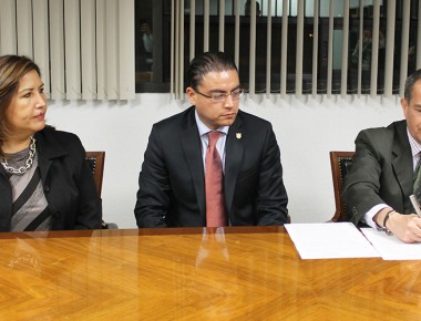 Aceptan docentes de UAQ incremento salarial del 3.15%