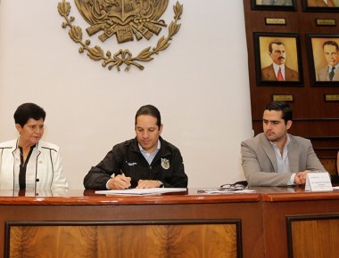 FDS firma convenio para aminorar rezago social en Querétaro