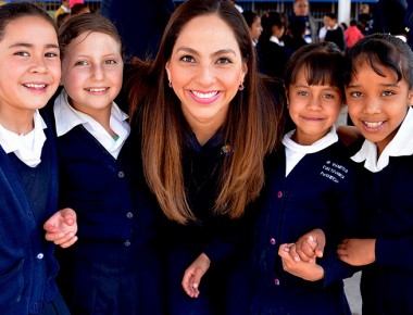 Festeja Tere García de Aguilar «Día del Niño» en La Gotera