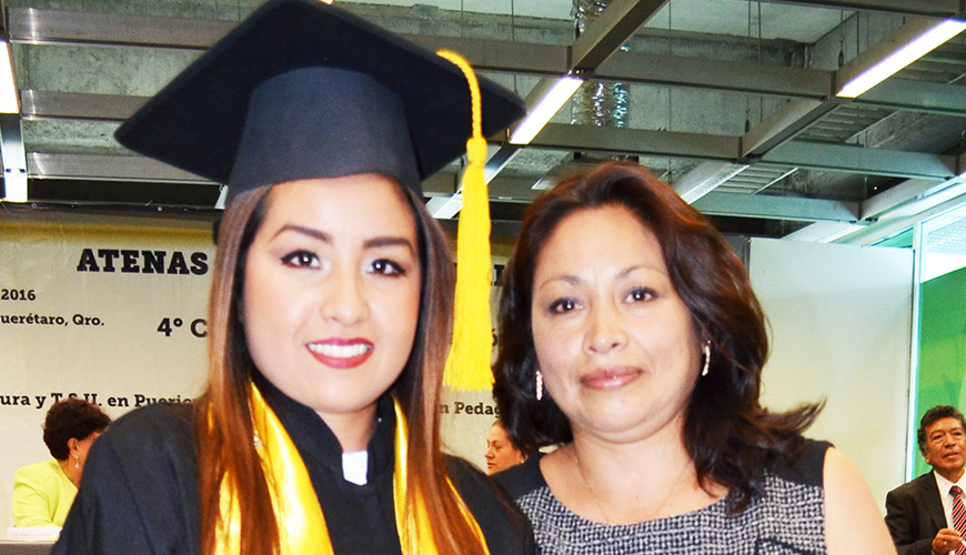 Anahí con Juanita