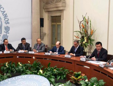 Previo a elecciones, Osorio Chong se reúne con gobernadores