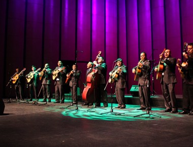 En el marco del Festival Nacional de Rondallas, celebra rondalla de UAQ 25 años