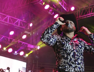 Gerardo Ortiz le canta a Tequisquiapan