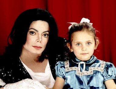 Hija de Michael Jackson se tatua en honor a su padre