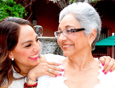 Mary Tere Acuña de García, una mamá fuerte, simpática y admirable