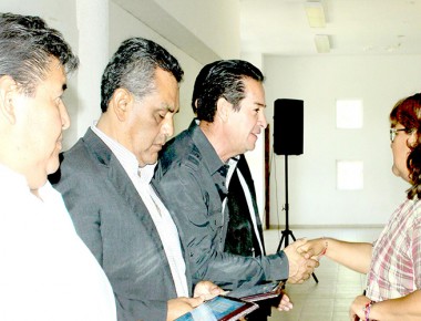 Reconocen a maestros de Tequisquiapan