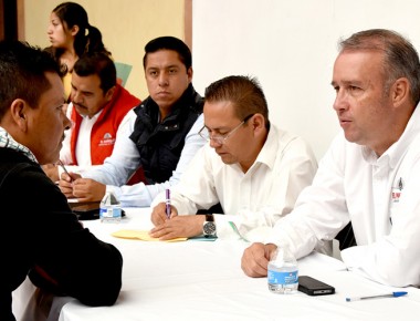 Atienden a 220 marquesinos a través de “Presidencia en la Plaza”