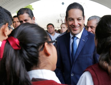 Gobernador da inicio al programa de Distribución de Libros Gratuitos
